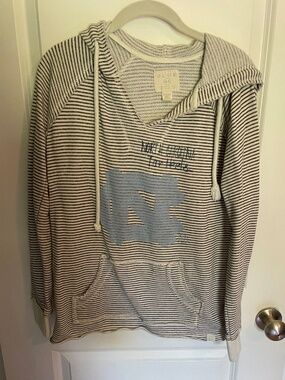 North Carolina Tar Heels sweatshirt